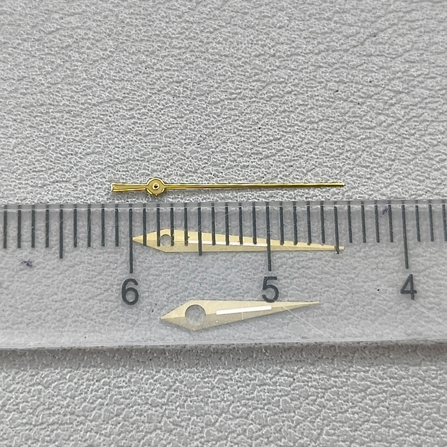 2 Sets/Pack Golden Trim Lume Arrow Shape Watch Hands for Miyota 8200 Movement