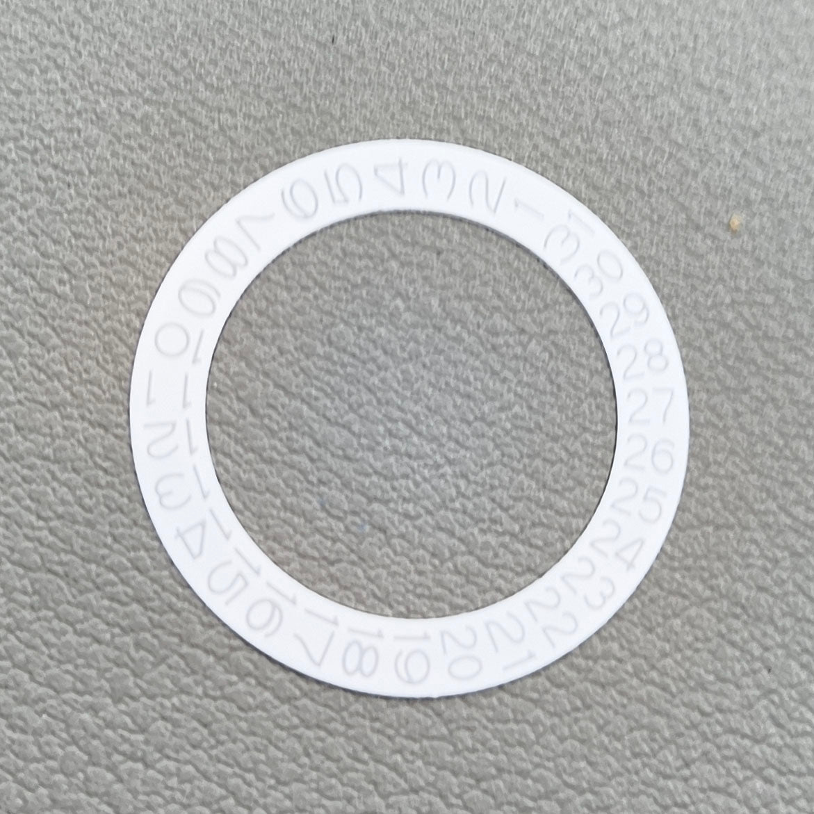 2 PIECES White Background Light Grey Character Disk Date Wheel for NH35 NH36