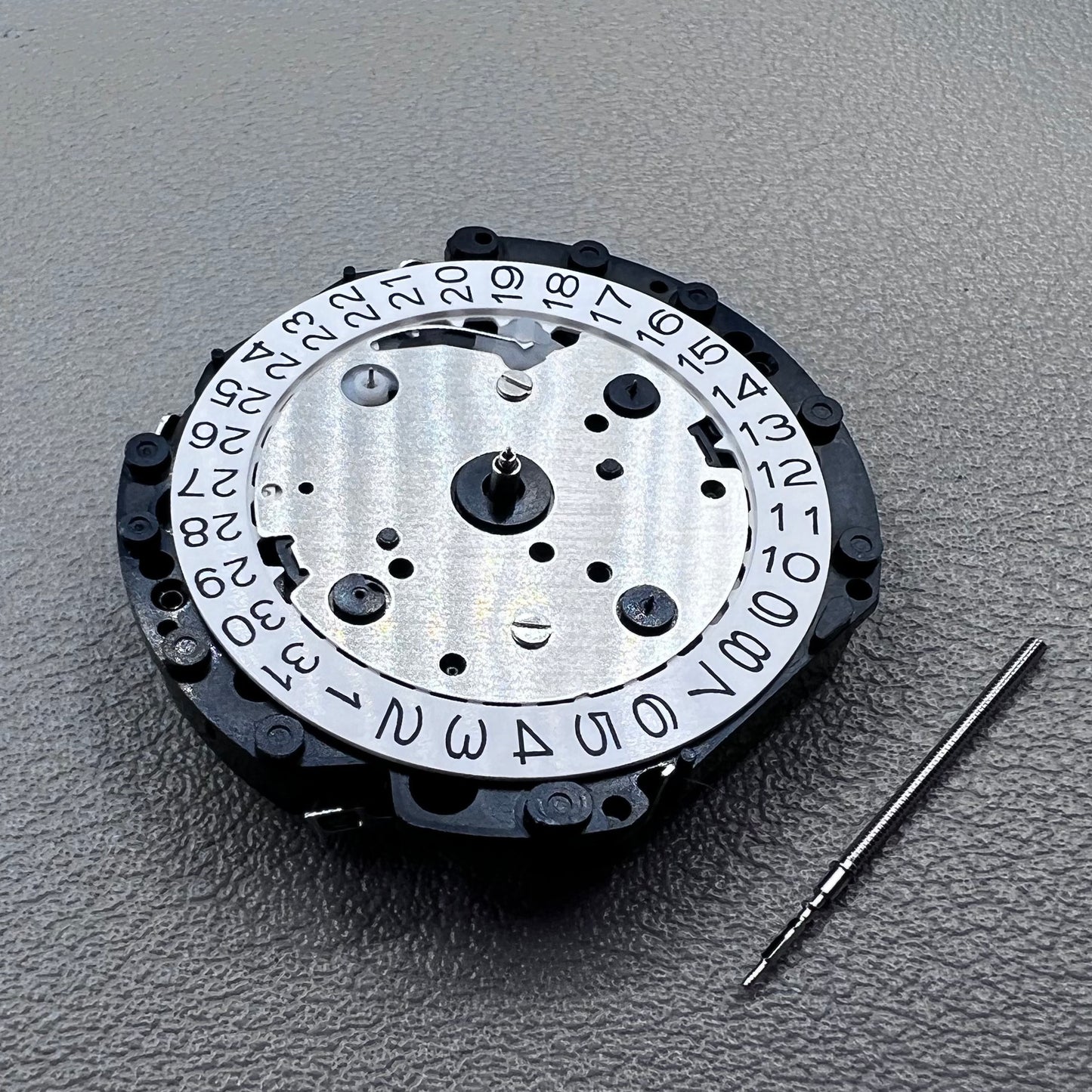 Hattori Epson TMI VD53 VD53C Watch Quartz Movement 3 Hands Date@3