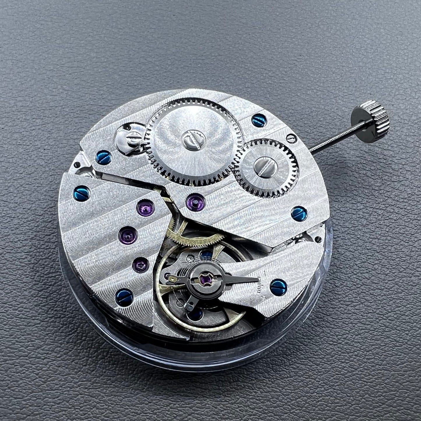Mechanical hand winding watch movement Seagull 6497 with second hand at 6 o'clock position for watch repairs
