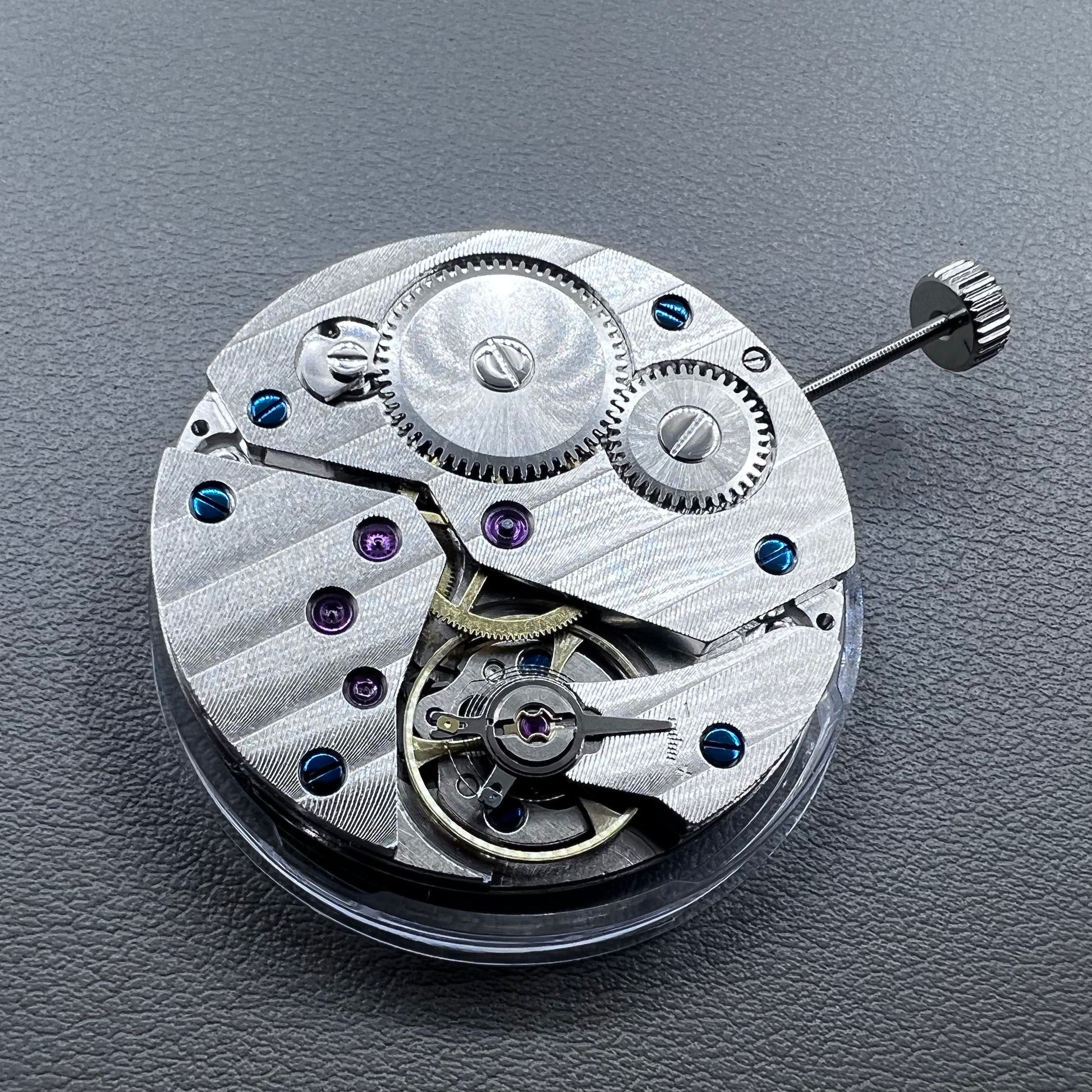 Mechanical hand winding watch movement Seagull 6497 with second hand at 6 o'clock position for watch repairs
