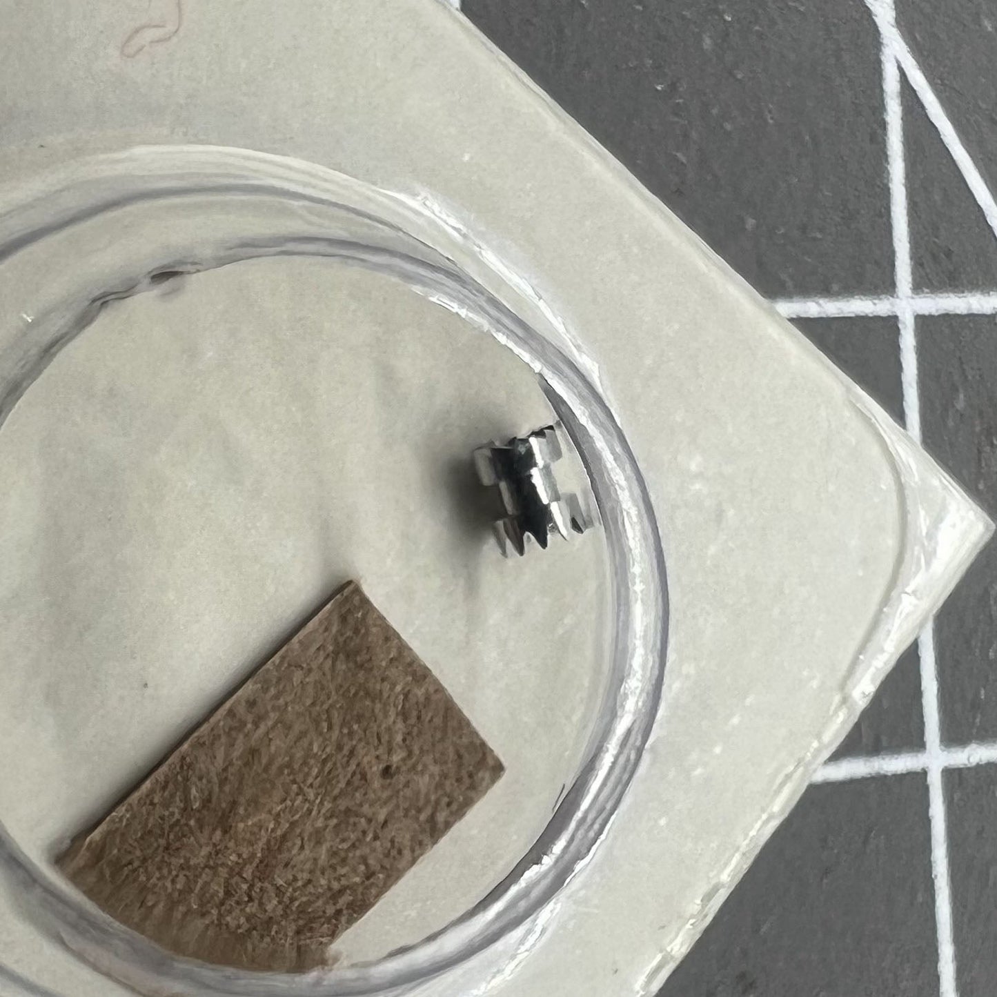 Durable sliding pinion clutch for 1530 1570 watch movement replacement, compatible generic brand accessory.