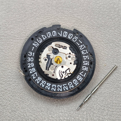 Japan Seiko YT57 Kinetic Autoquartz Movement 3 Hands Single Calendar