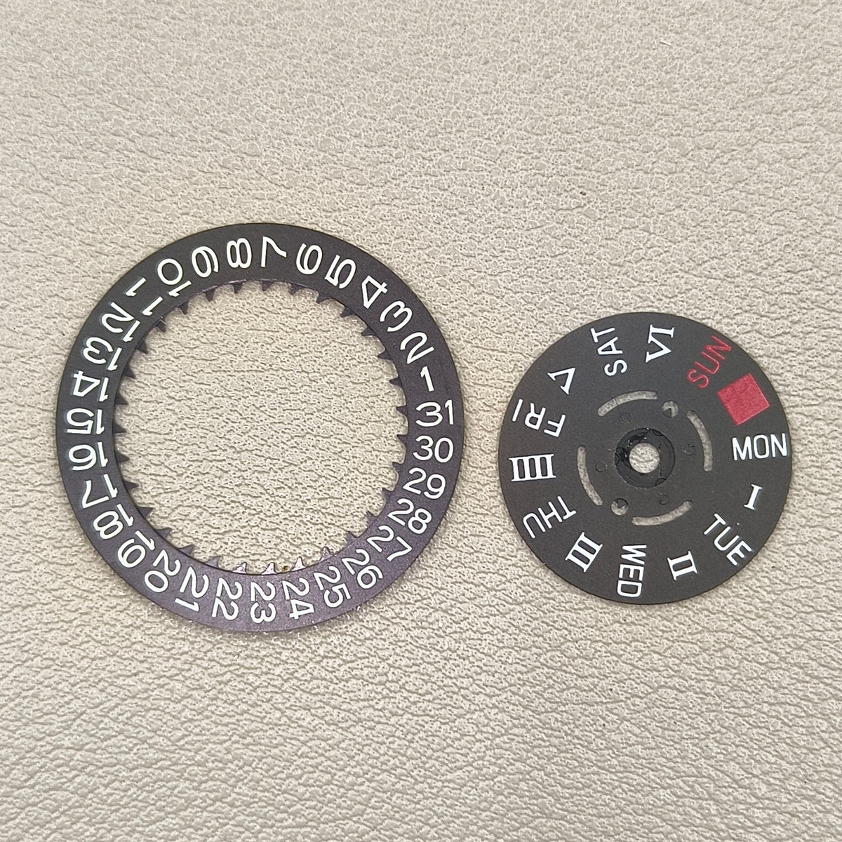 Black Roman /English Font Date Disk Wheel Week for NH36 Movement Crown@3.8