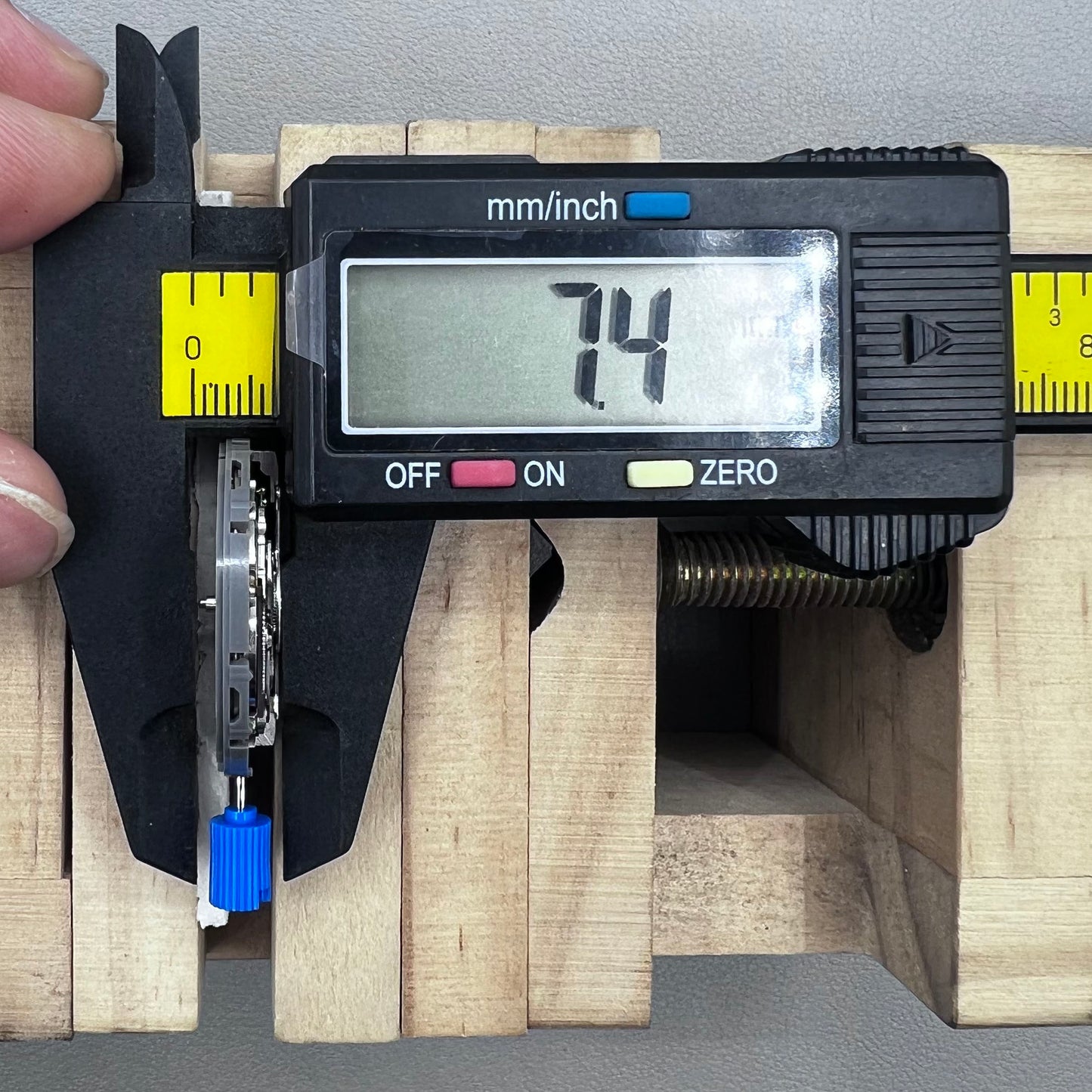 Seiko NH36A Movement White Disk Chinese+English Font Week Crown@3.8