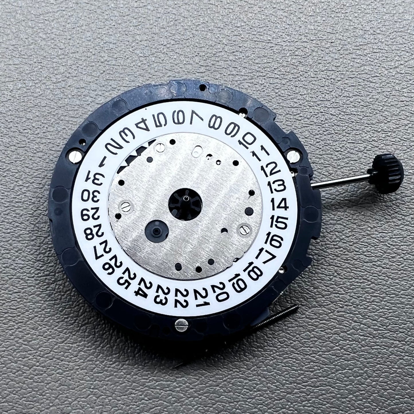 Japan Miyota 6S21 quartz watch movement with date display at 3 o'clock for precise timekeeping