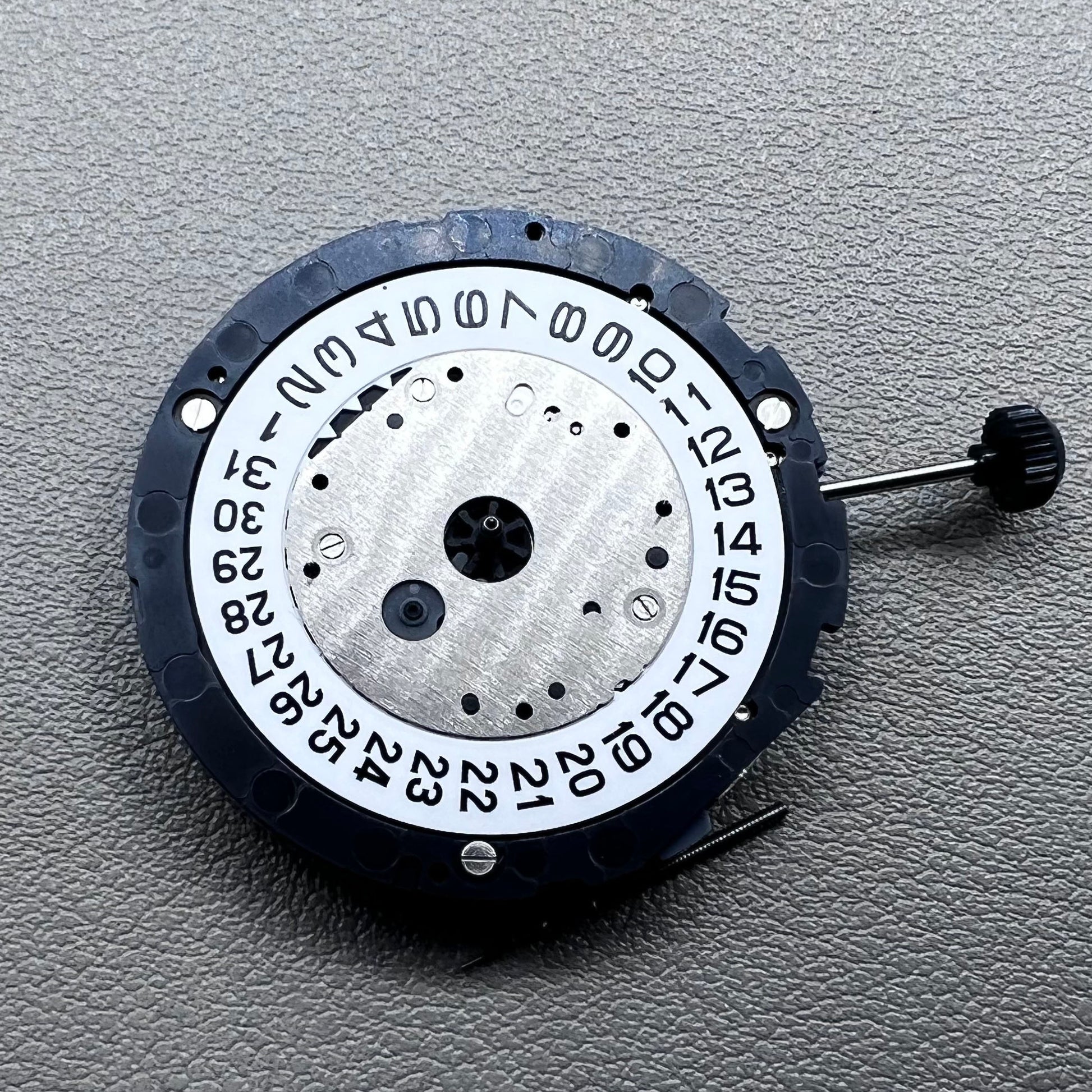 Japan Miyota 6S21 quartz watch movement with date display at 3 o'clock for precise timekeeping