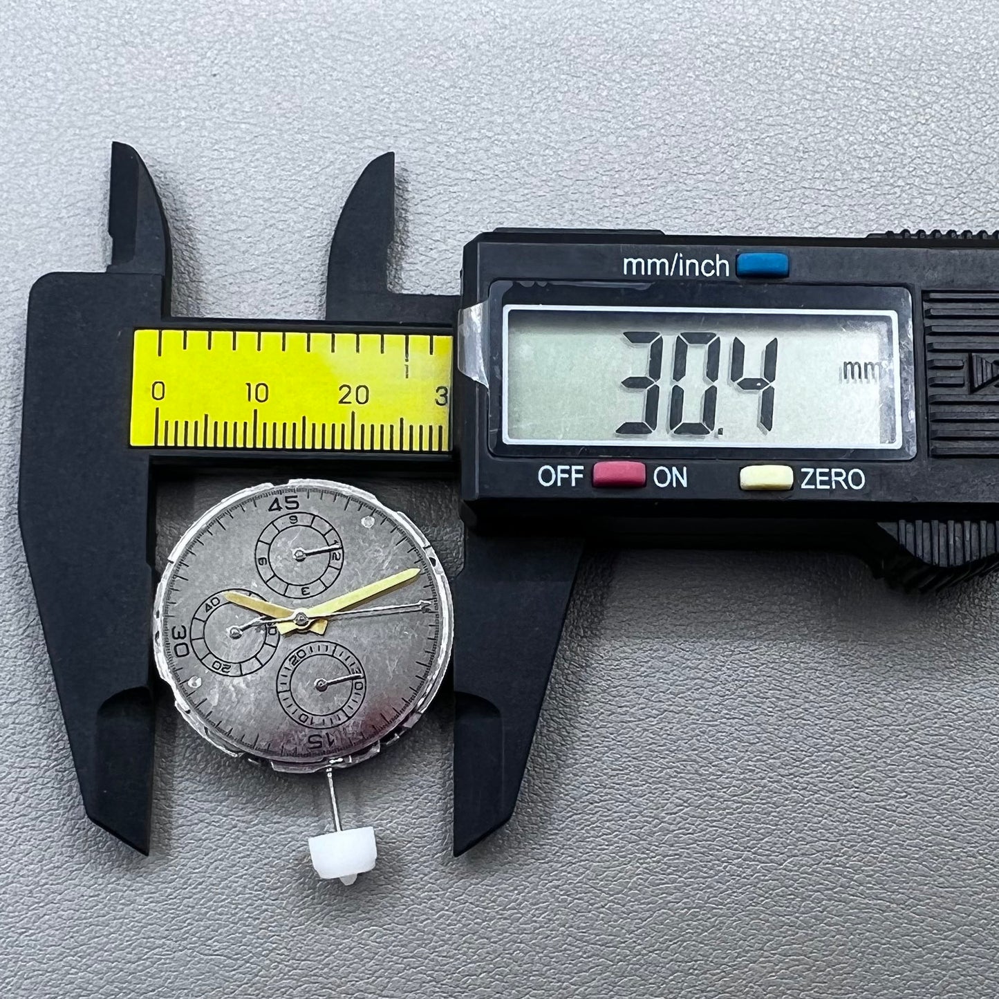 China 4130 Mechanical Movement No Calendar 6 Hands Daytona Blue Hairspring