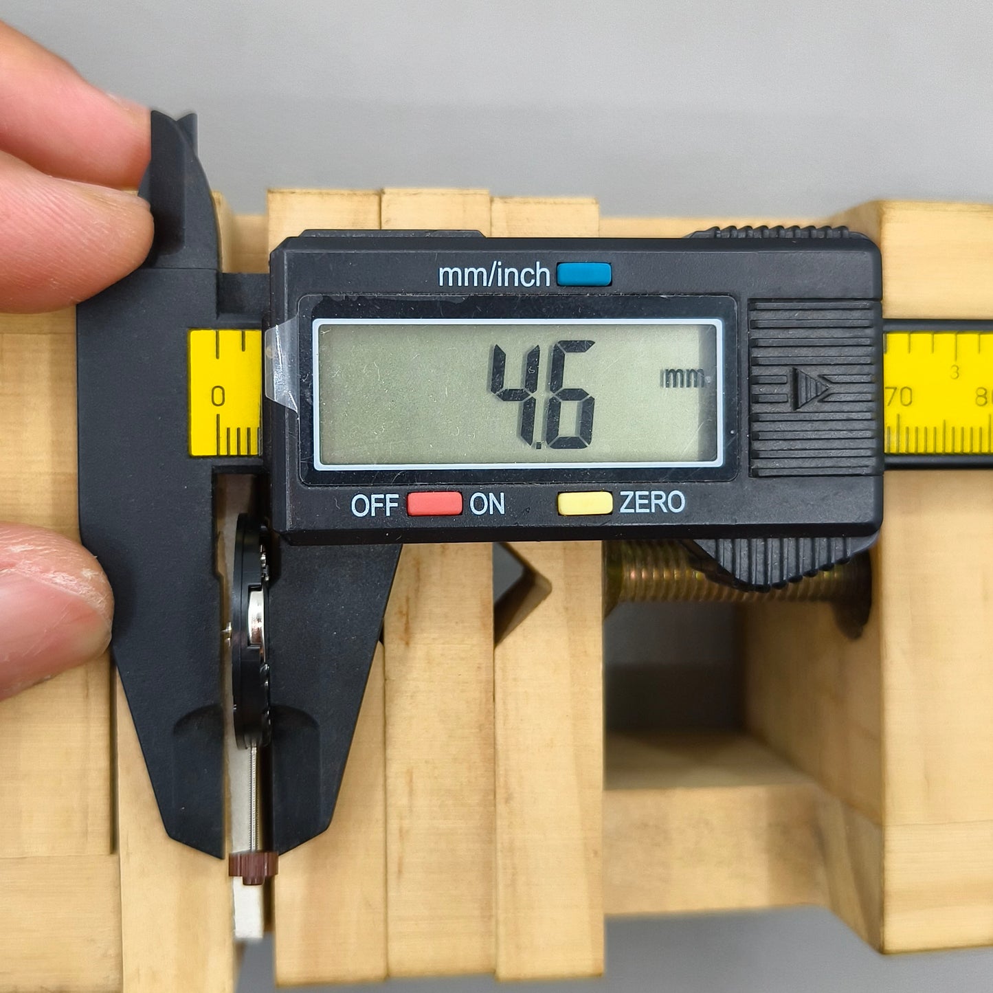 Swiss Ronda 505 Quartz Watch Movement Date@3 3 Hands