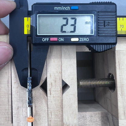 Japan 2F10A Quartz Movement 3 Hands Single Calendar