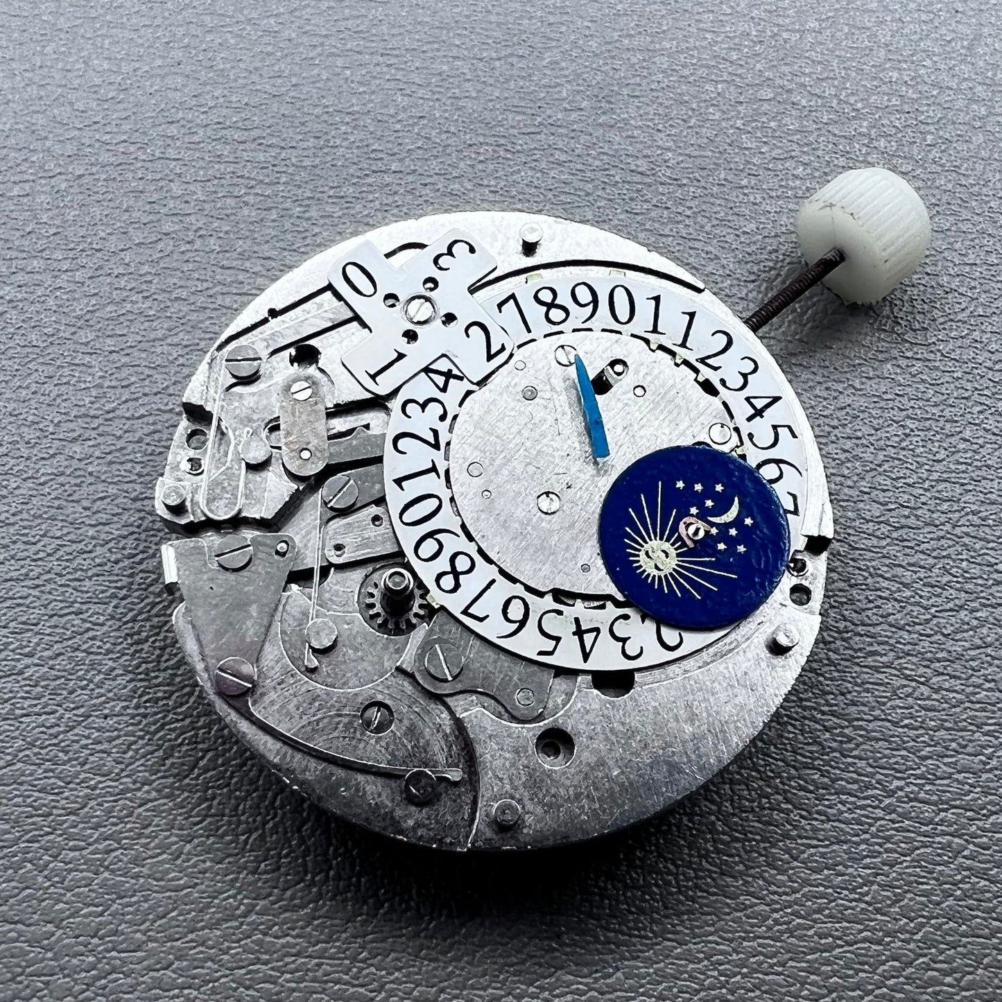 China Multifunctional automatic watch with mechanical movement and moon phase display