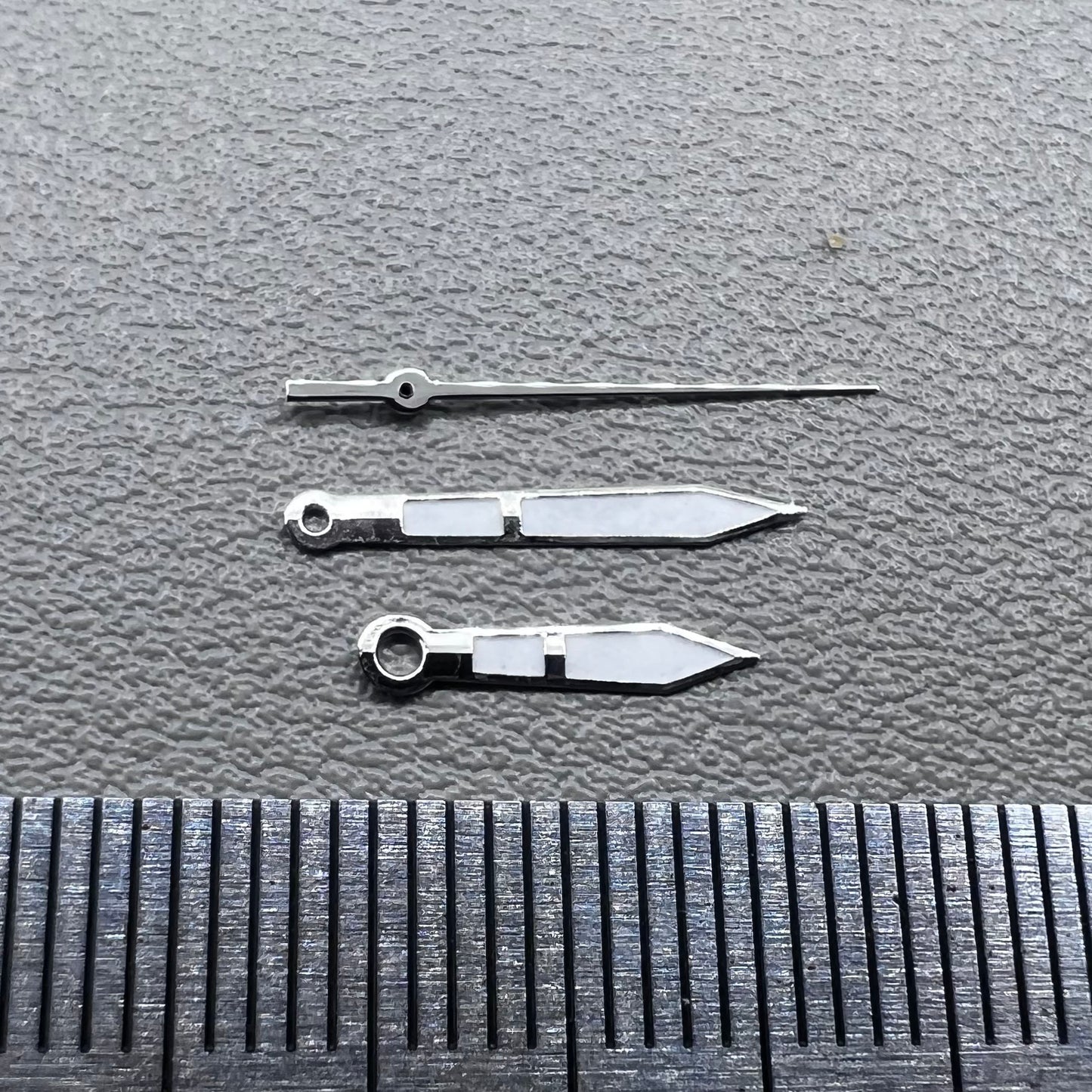 2 Sets Green Lume Arrow Shape Silver Trim Watch Hands for Ronda 515