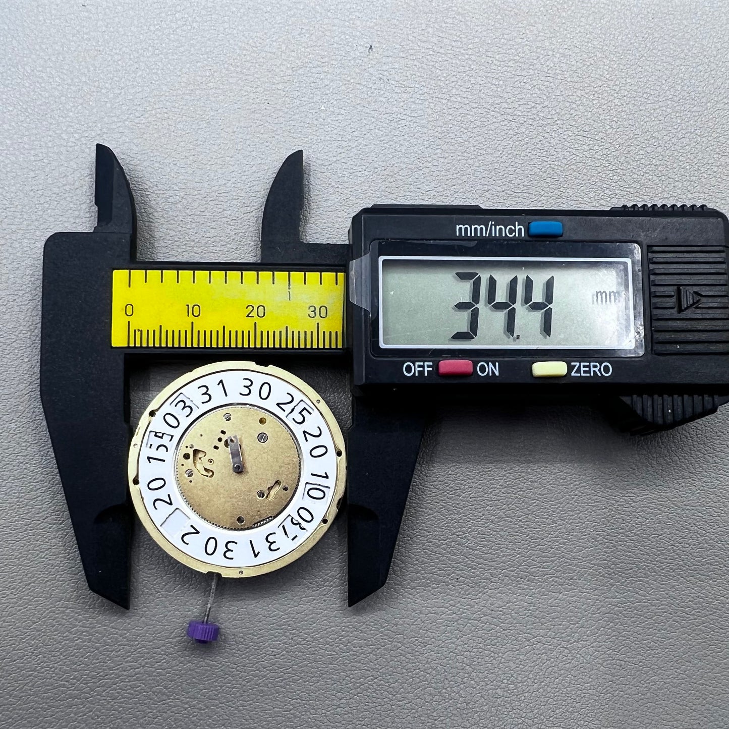 Swiss Ronda 7004.B 7004B Quartz Movement Small Big Date@12 Second@6