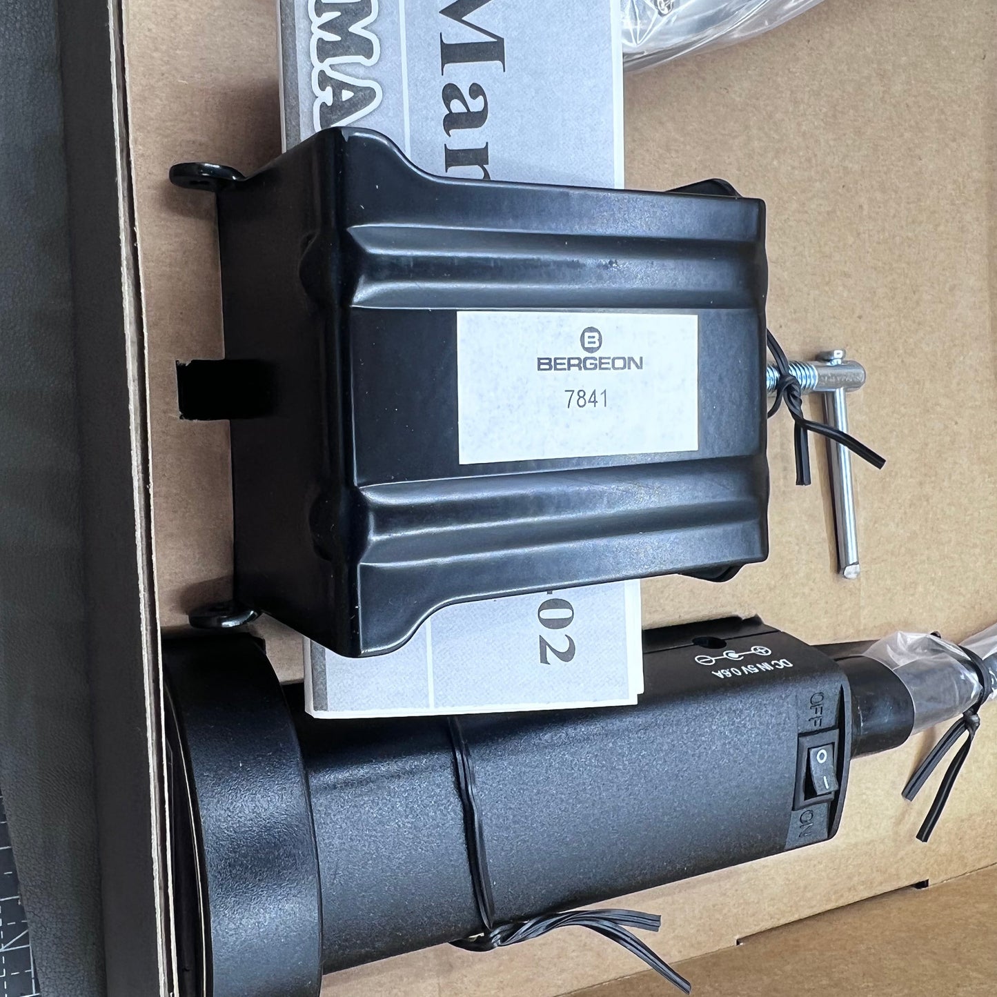 Swiss Bergeon 7841 LED Light with Magnifier, Magnetic Stand