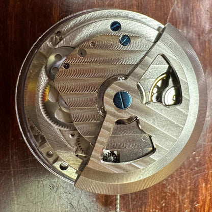 China Made 8200A Automatic Mechanical Movement 3 Hands Watch Part