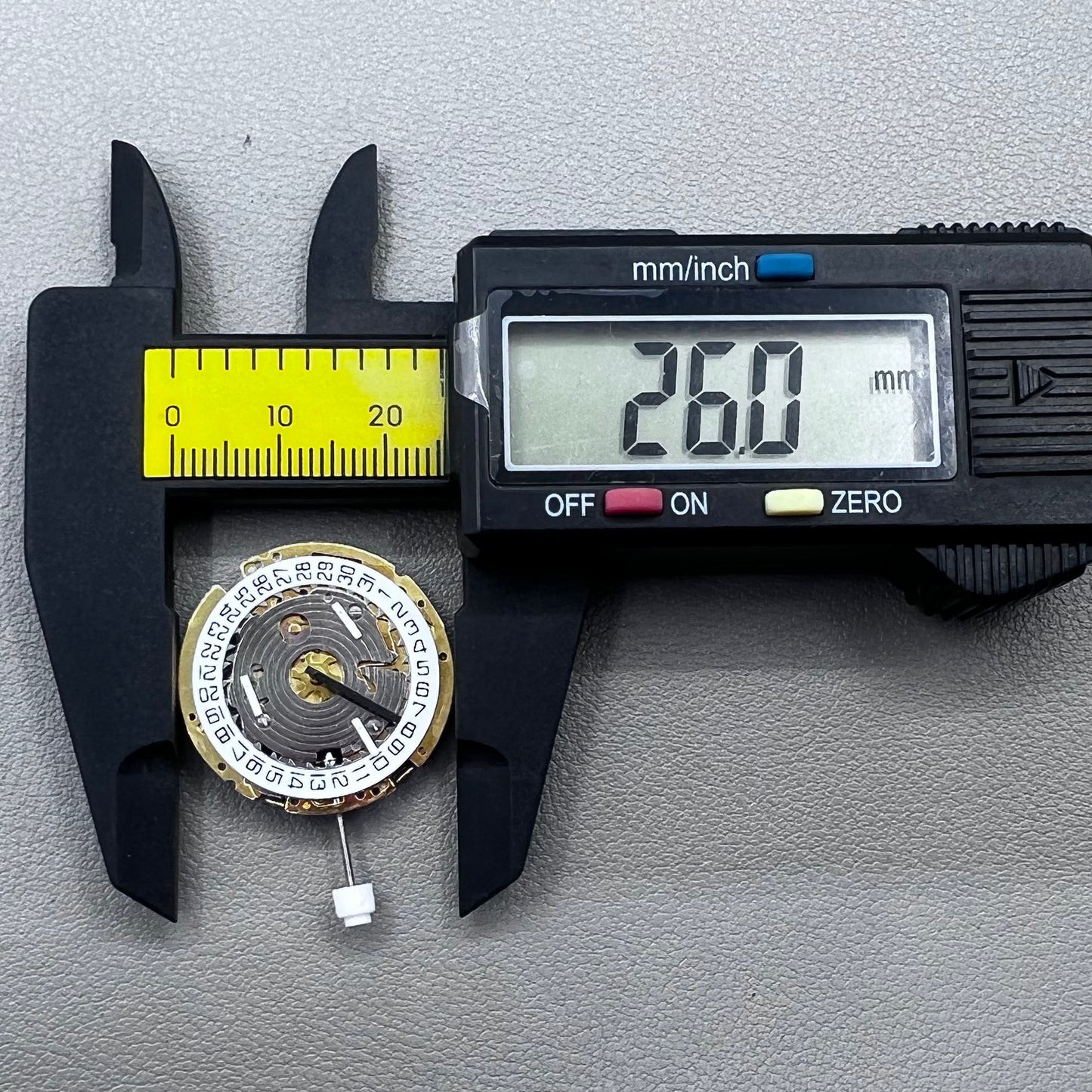 Swiss ISA 8171 Quartz Movement Date@4 White Disk 6 Hands Movement