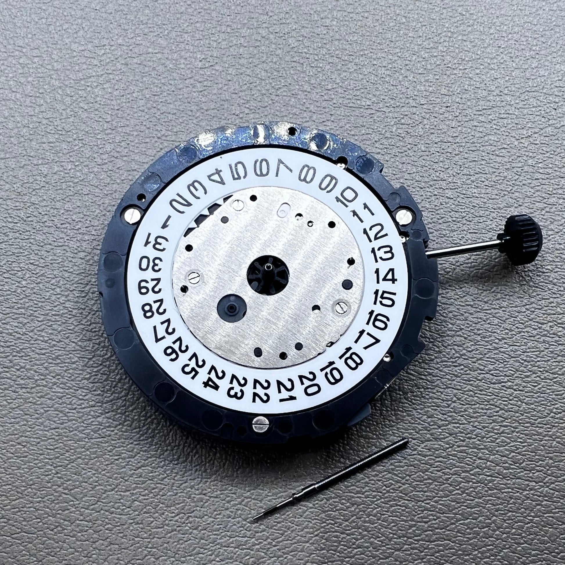 Japan Miyota 6S21 quartz watch movement with date display at 3 o'clock for precise timekeeping