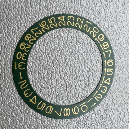 Dunkelgrüner Hintergrund Jägerdatum Anzeige Flachsgelbe Schrift Miyota NH35 NH36