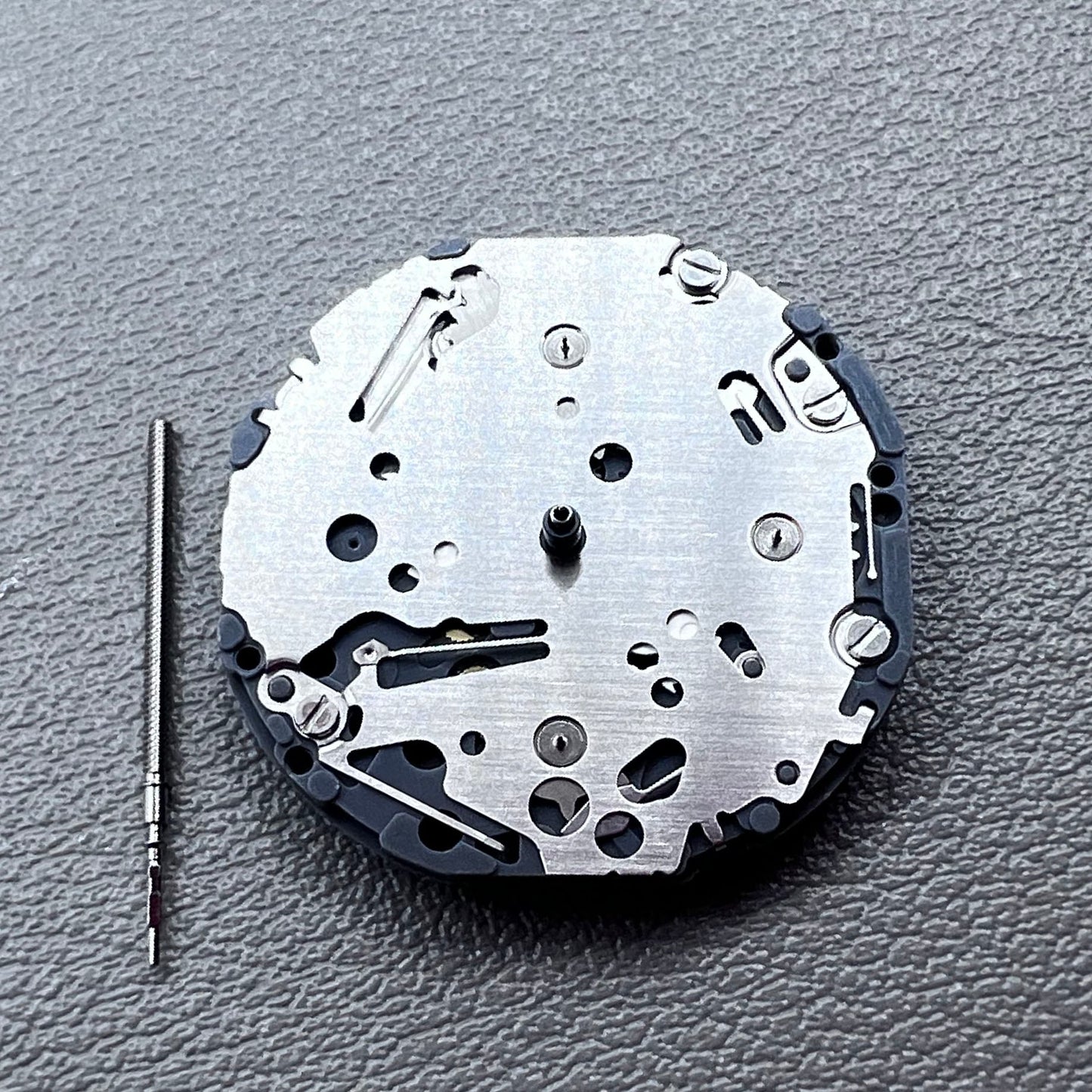 Japan Hattori VH63 VH63A 3 Hands 3 Eyes (3, 6, 9) Watch Quartz Movement