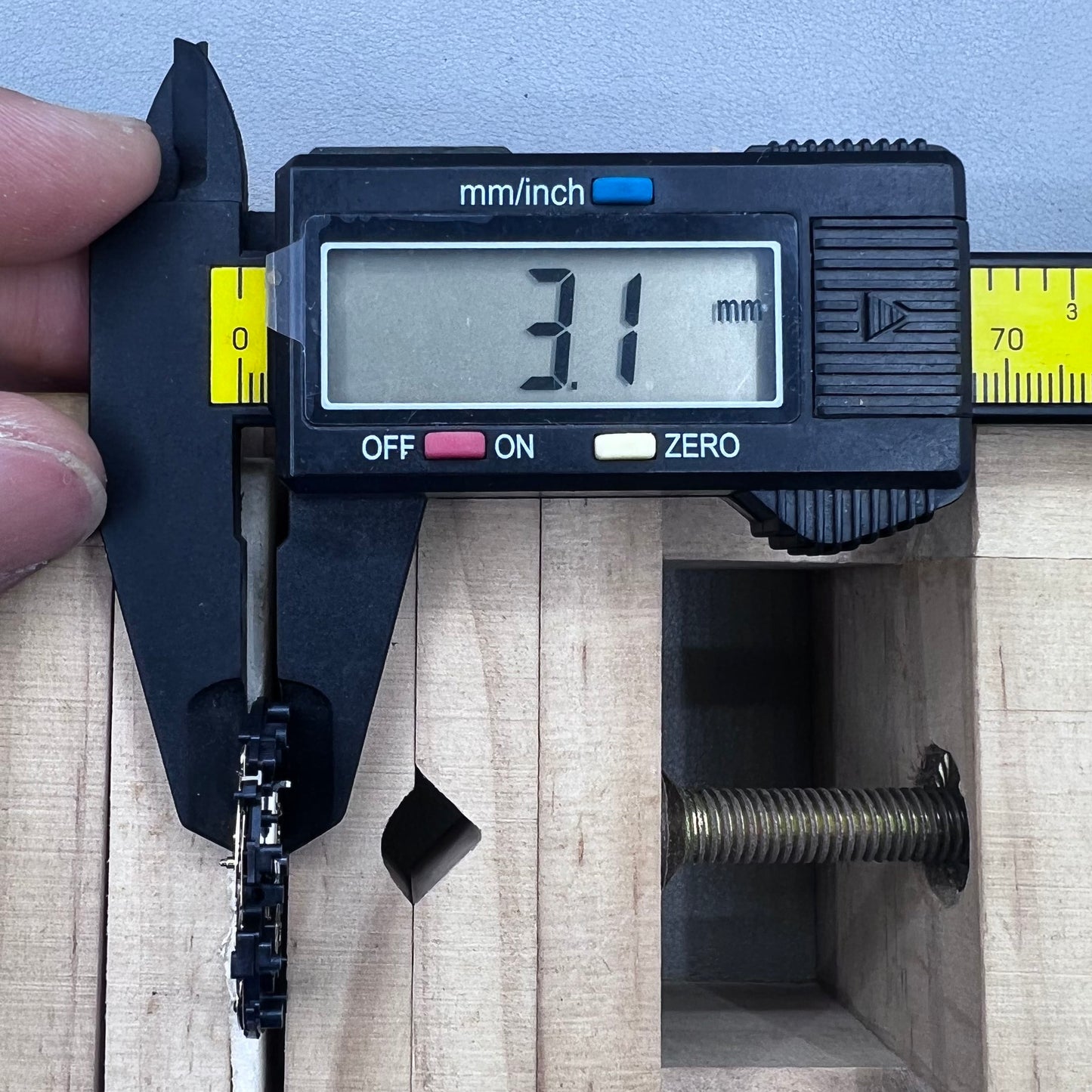 Japan VX7P VX7PE quartz movement watch part, precise timekeeping for watch accessories.