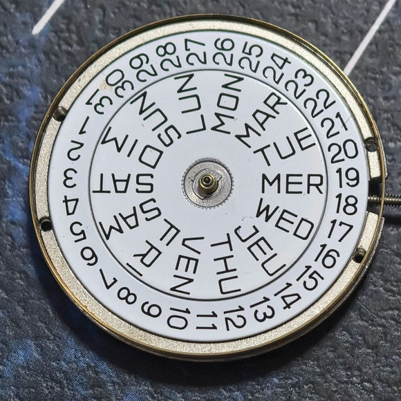 FE France Ebauche 7220-22 Quartz Movement 3 Hands Day Date Crown@4 Date At 3