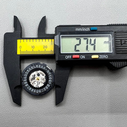 Seiko Japan 5M82A quartz watch movement for precise timekeeping and reliability.