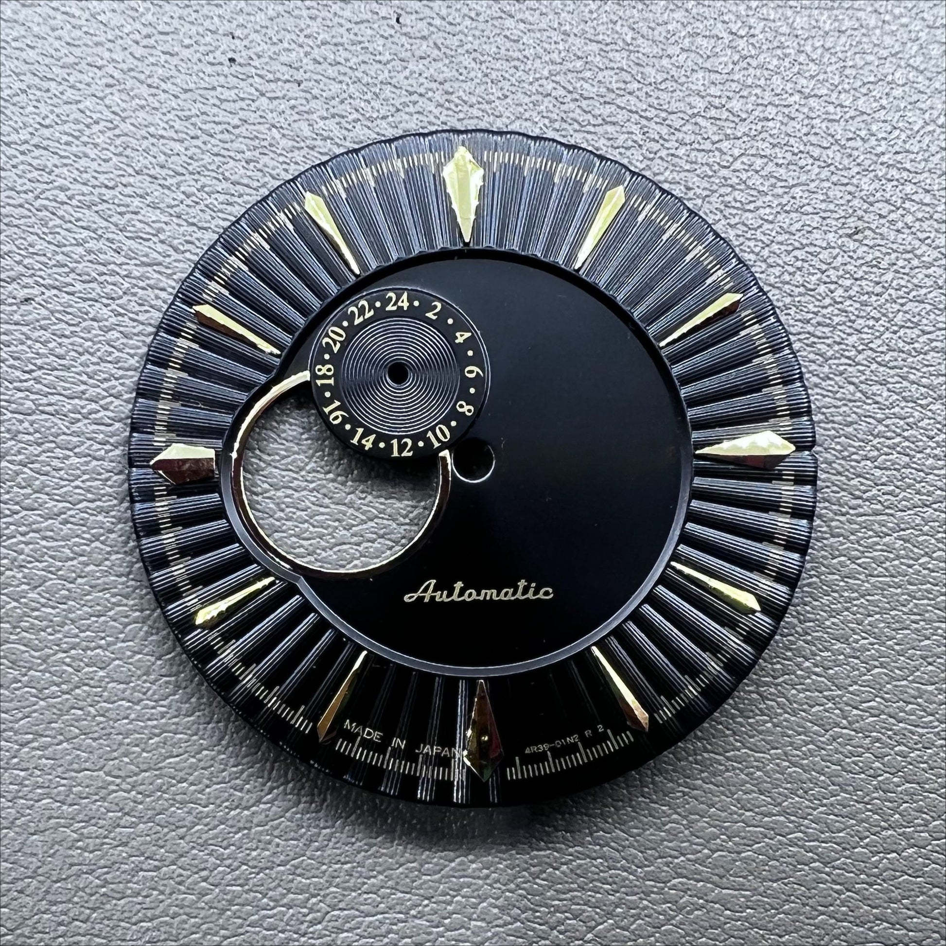 35mm Golden Nail black dial for NH39 dive watch, cocktail style, sleek accessory from