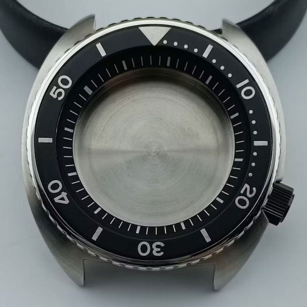 42.5mm silver watch case with black bezel and ring, compatible with NH35 NH36 NH38 NH70 movements.