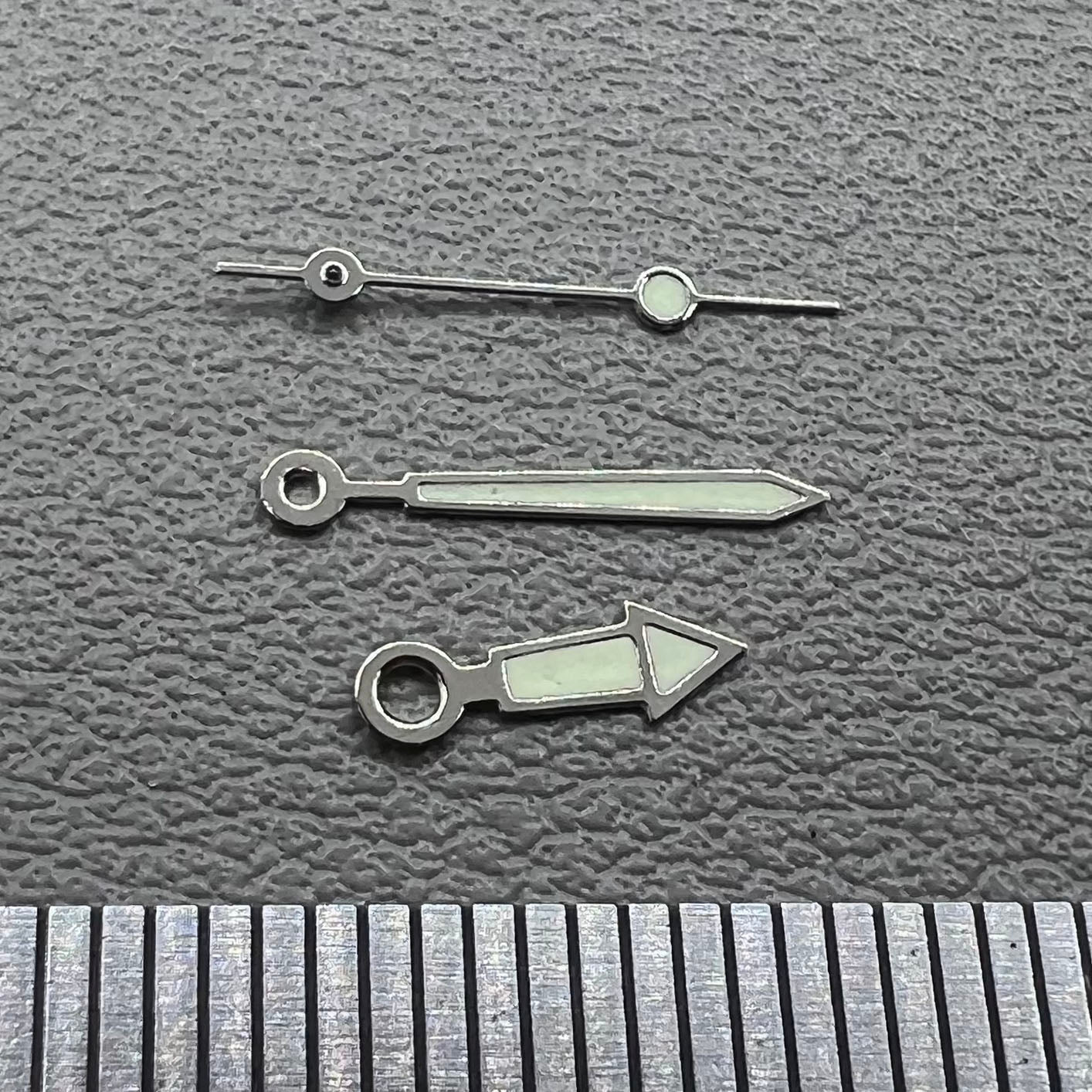 Luminous watch hands set for Miyota 2035 movement, 2 sets per pack, ideal for watch repairs - NO.3230