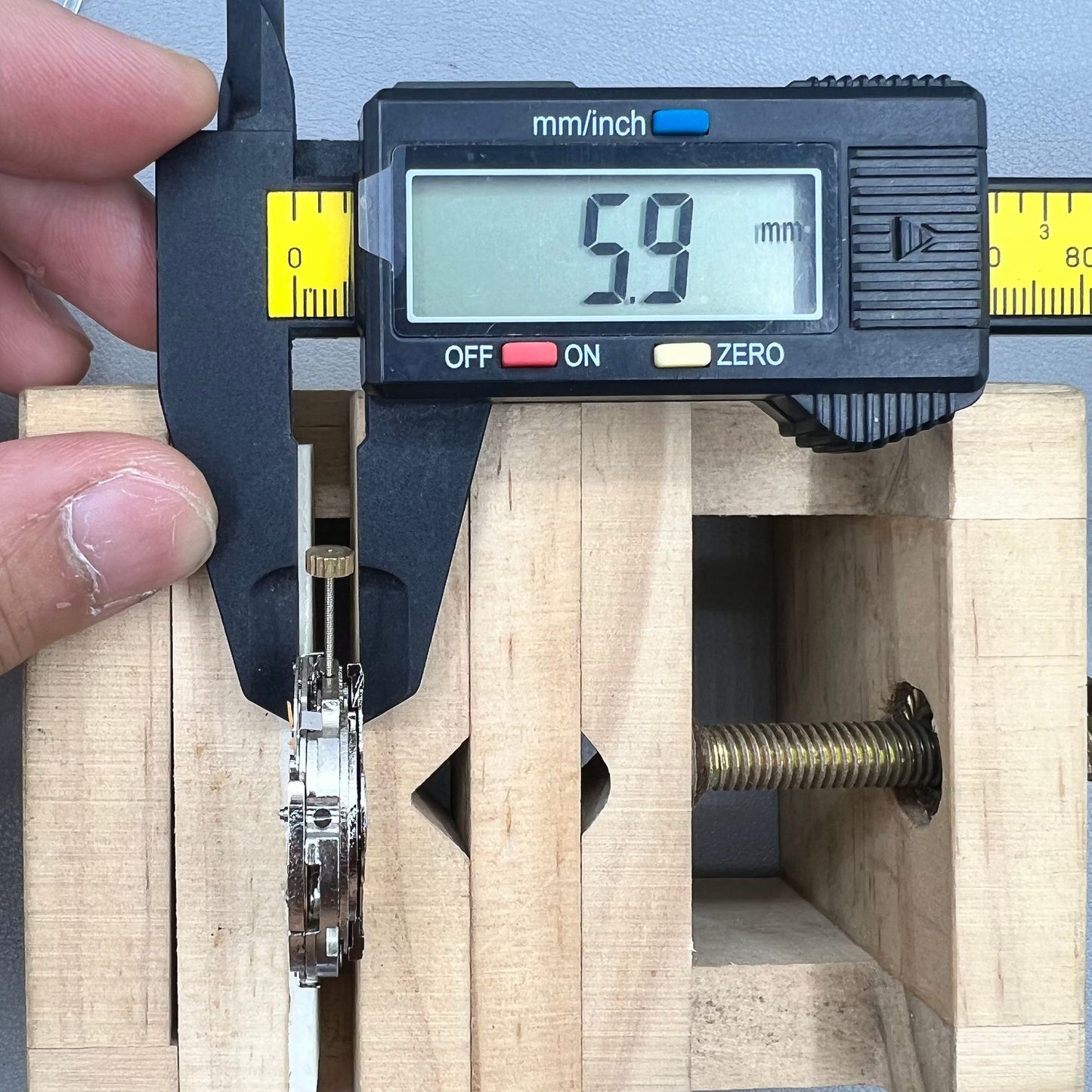 Mechanisches Uhrwerk mit unverkleidetem Wenzhou Gleichgewicht Rad bei 6 Uhr, pr�zise Uhrwerkskomponente