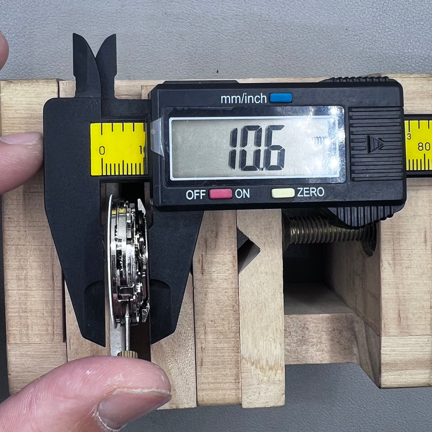 Dandong 7750 Small Second@3/6/9 Mechanical Movement No Calendar