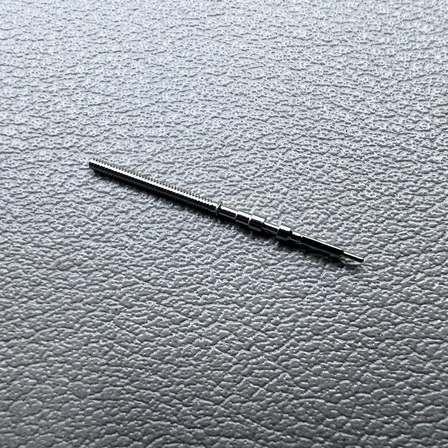 Set of 5 generic winding stems for Orient 46941 and 46943 watch movements, precise fit and durable.
