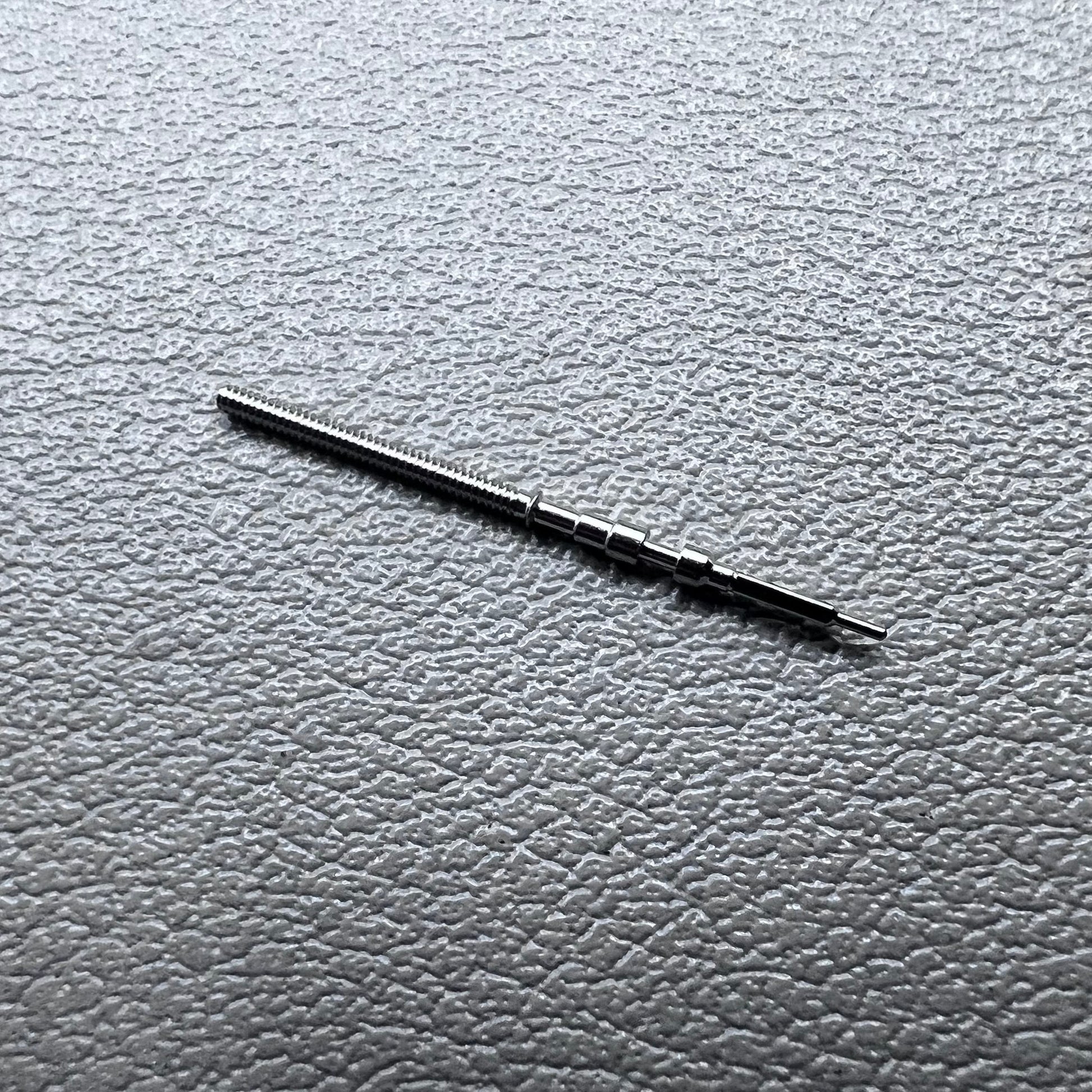 Set of 5 generic winding stems for Orient 46941 and 46943 watch movements, precise fit and durable.