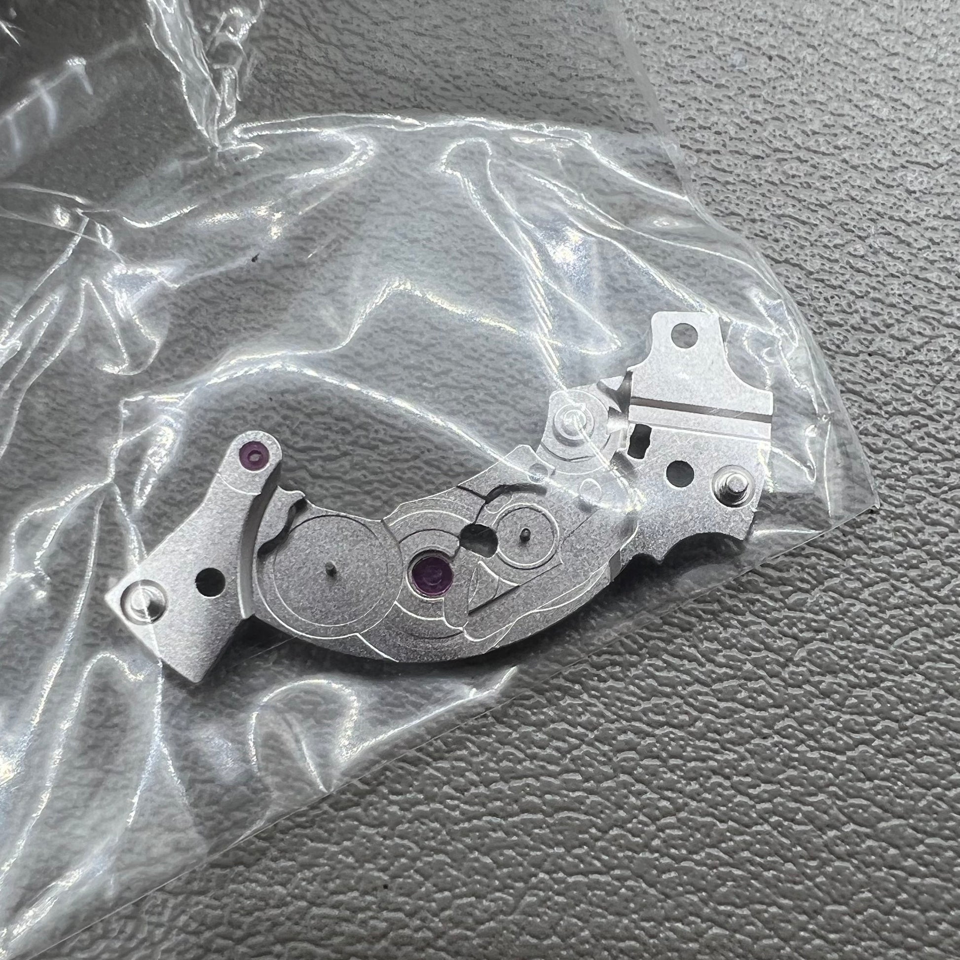 Wheel Bridge Splint for Seagull ST18 watch movement, precise fit for watch repair and maintenance.