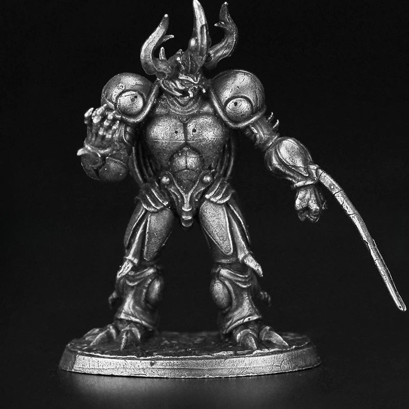Horned Blade Warrior Copper Miniature Figurine White Bronze Sci-Fi Wargame 354-2
