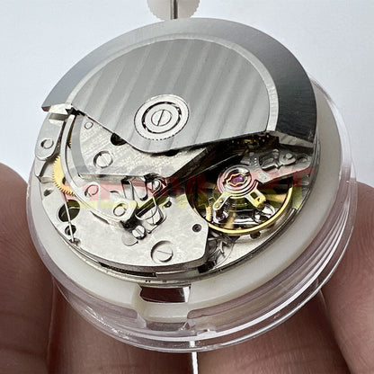 China Made 7753 mechanical movement clone for Daytona watch, precision-engineered for reliable performance.