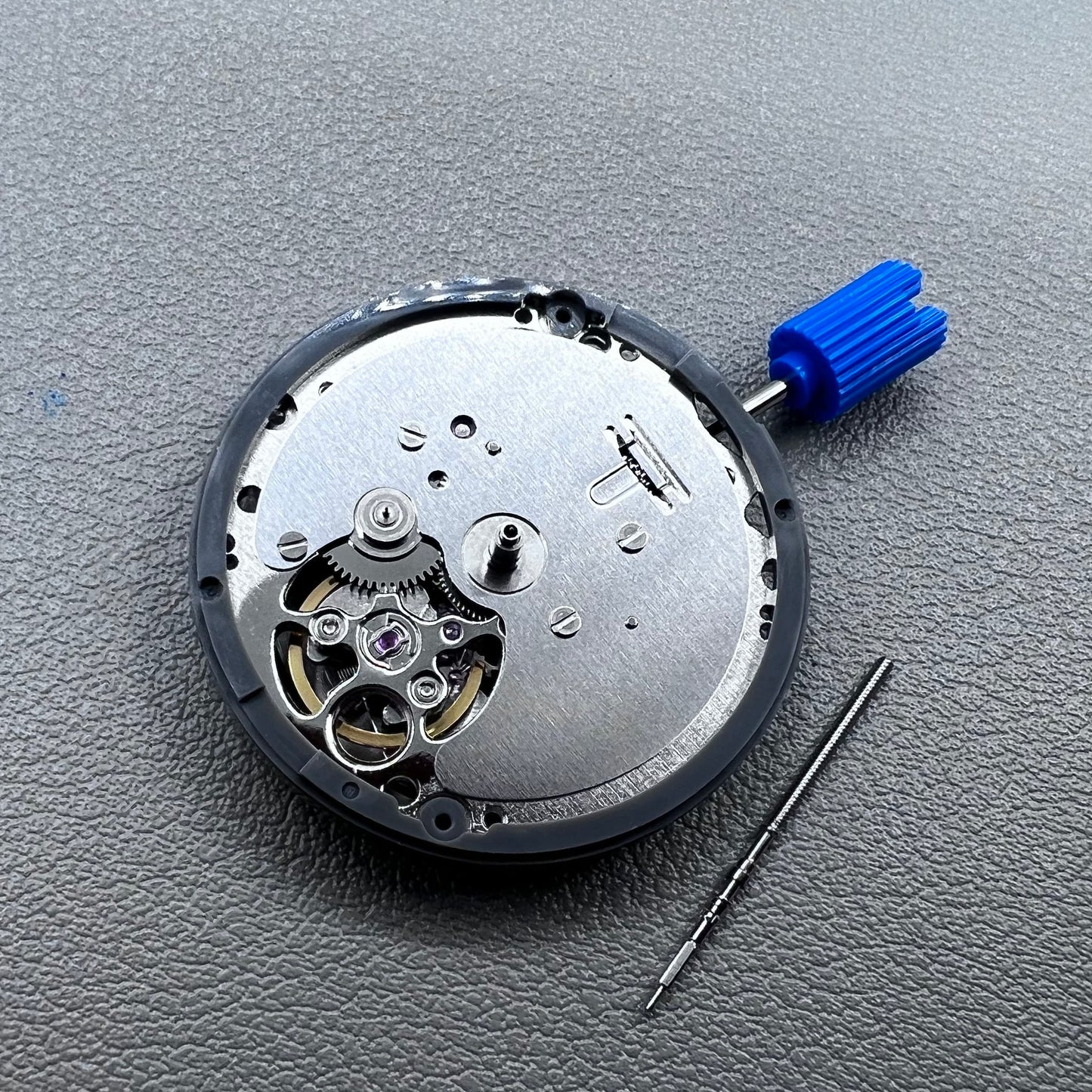 Seiko NH39A automatic watch movement showcasing precise craftsmanship and reliable timekeeping.