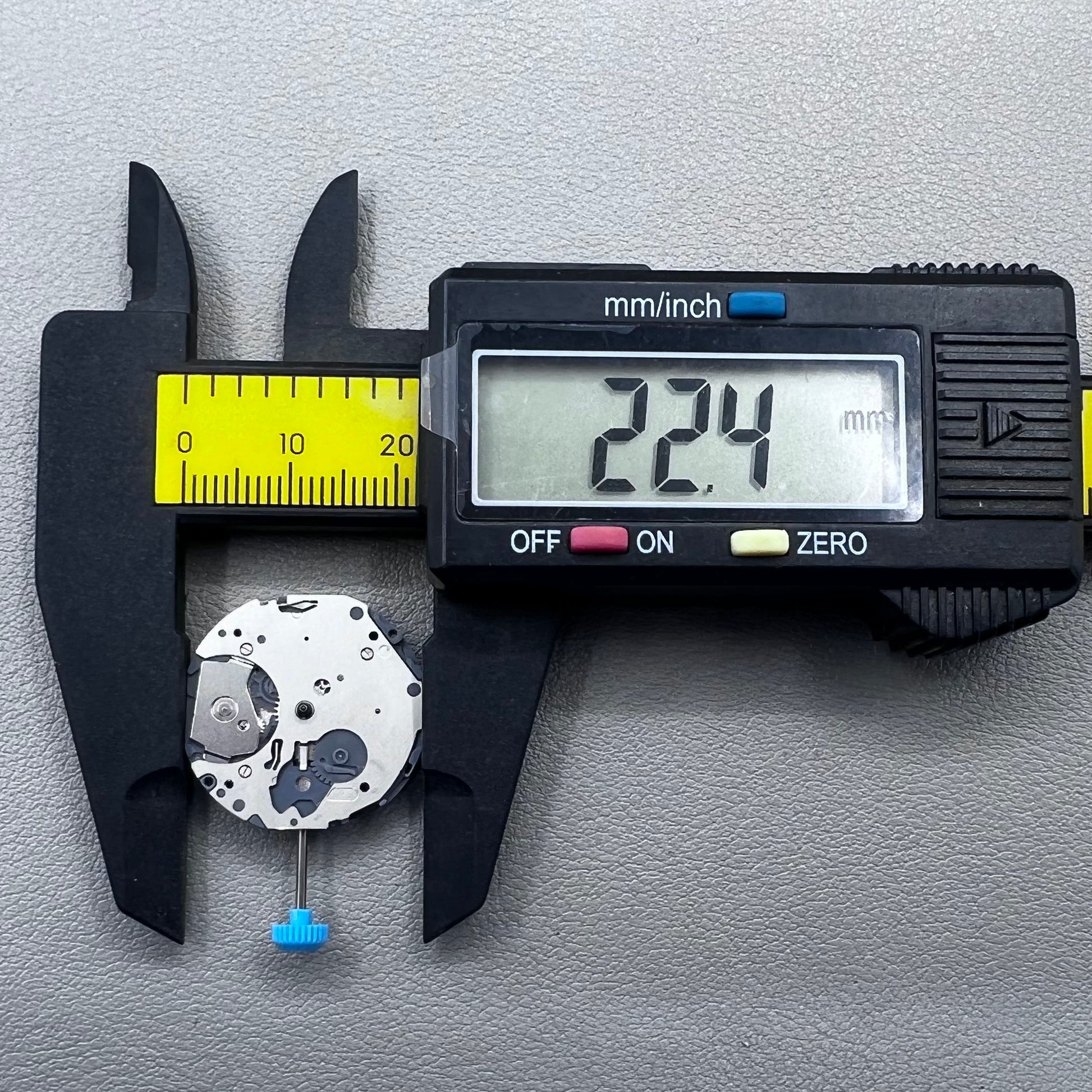 Japan Miyota 6P23 quartz watch movement with 5 hands, precise timekeeping for watch accessories.
