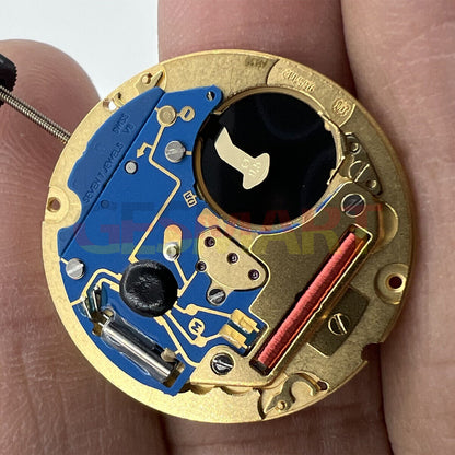 Montre <tc>ETA</tc> 955.112 à quartz, 3 aiguilles, date à 3 heures, mouvement suisse 