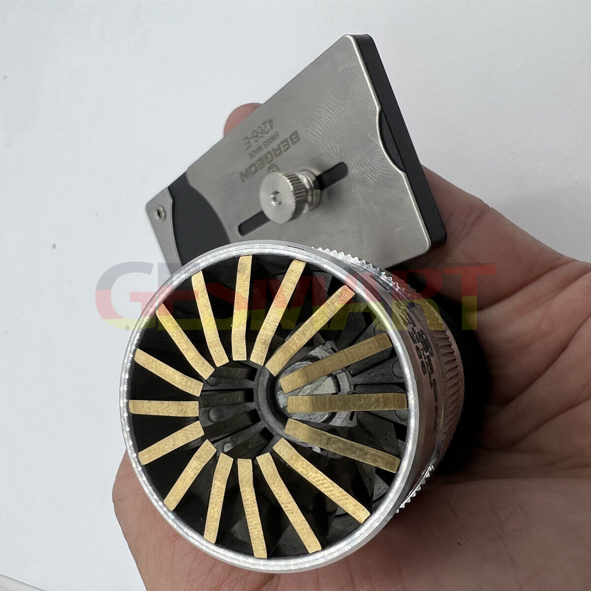 Bergeon 4266 watch crystal remover tool for precise lifting of 10-45mm watch crystals with ease.