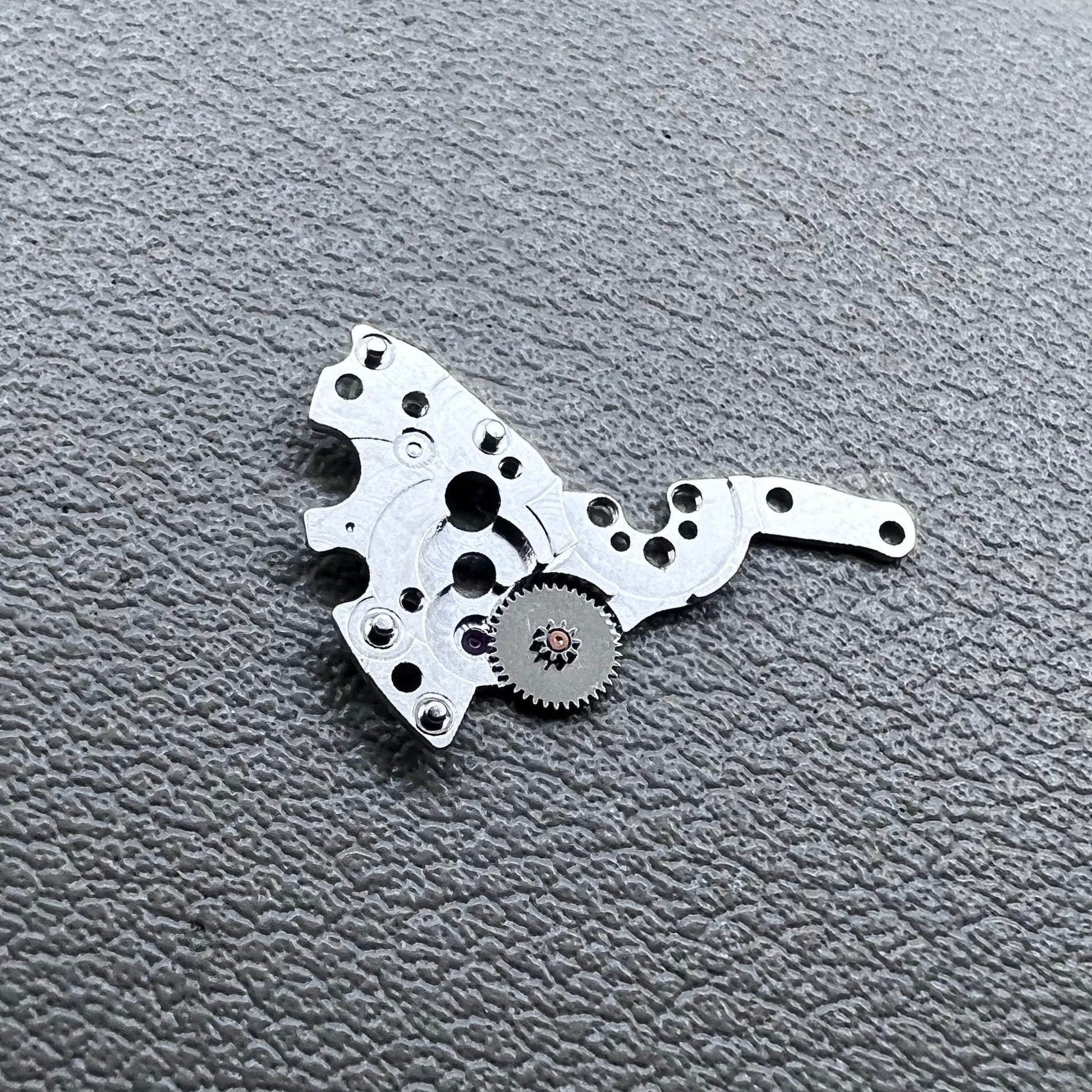 Automatic Wheel Bridge for L595.2 L592.2 ETA2000-1 movement watch part, precise fit and durable design.