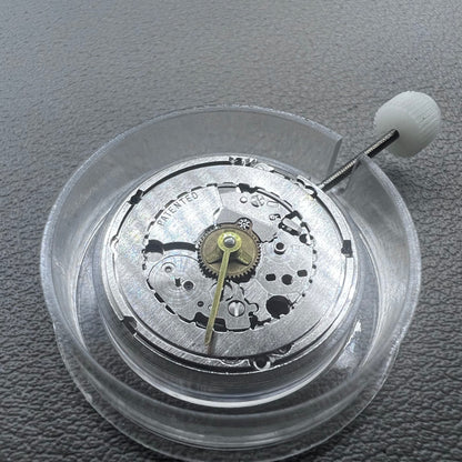 Swiss ETA 956.032 quartz watch movement with 2 hands, precise timekeeping for watchmakers.