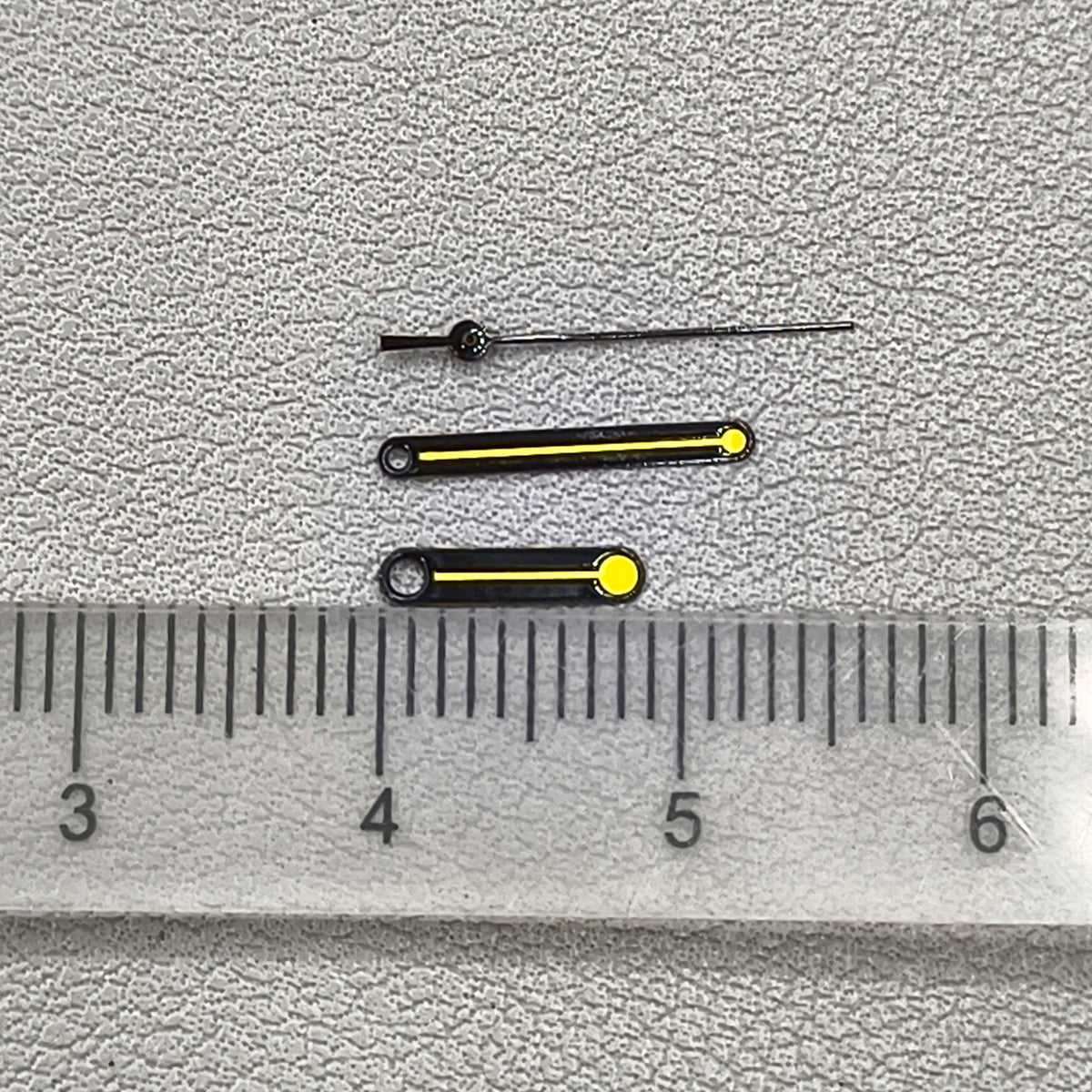 2 Sets Round Tip Black Trim Yellow Painted Hands Set for Ronda 515 Movement