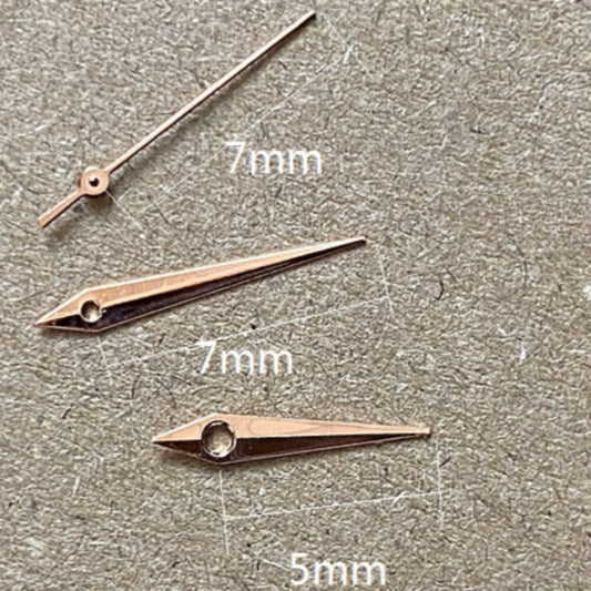 Rose golden arrow-shaped watch hands 7x7x5mm for Miyota 2035 quartz movement timepieces.