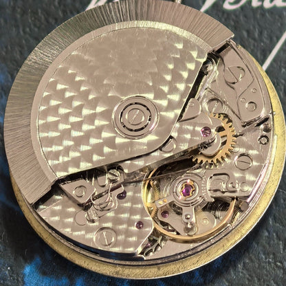 Chinese Dandong 7750 Mechanical Movement Single Calendar Small Second At 6/9/12