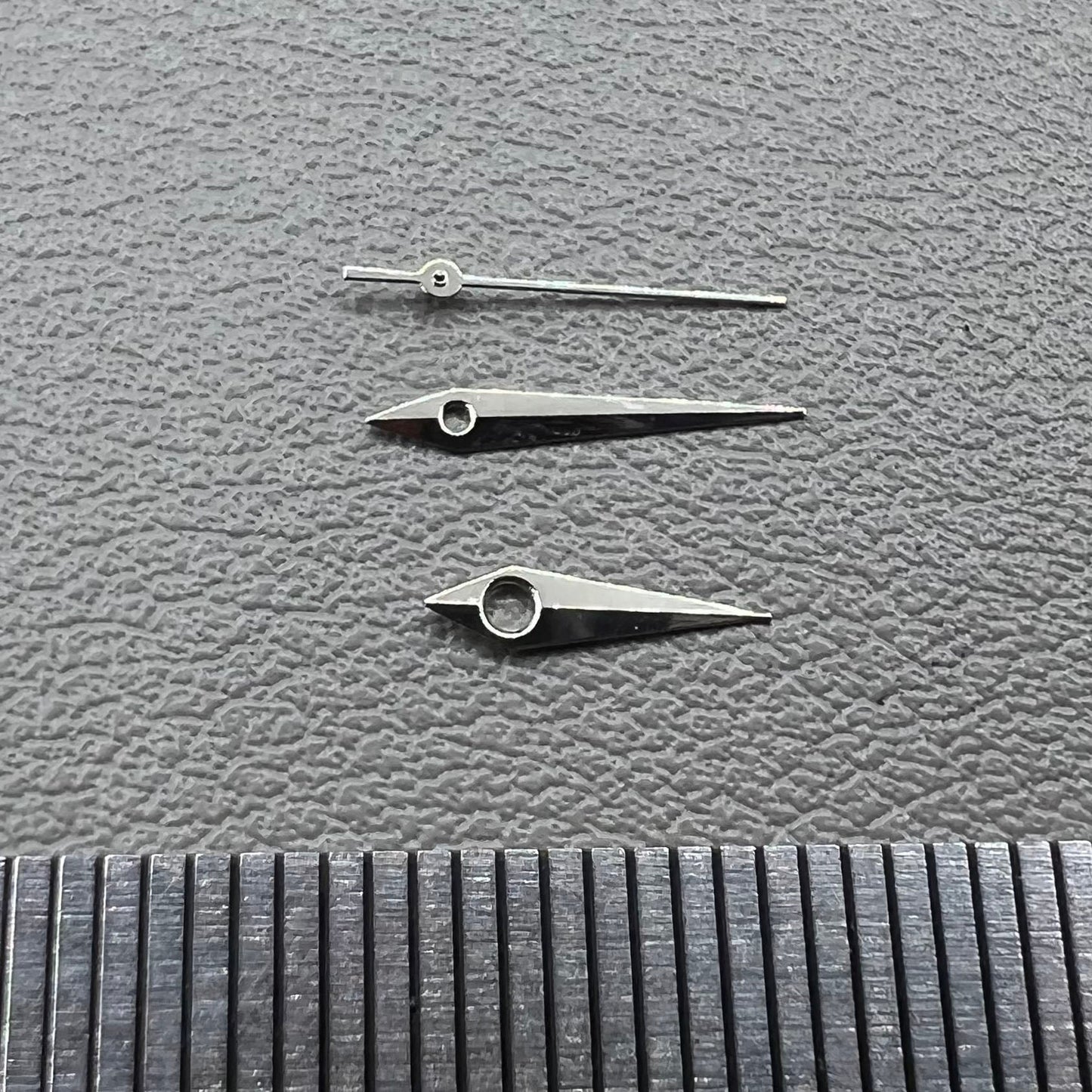 2 Sets Pack silberne Uhrzeigersätze für Miyota 2035 Uhrwerk 12mm 11mm 9mm