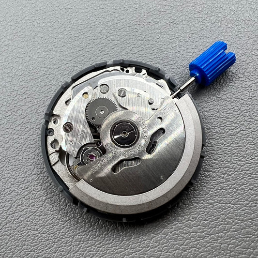 Mouvement mécanique automatique blanc avec luminescence verte Japan NH36A, position couronne 3.8