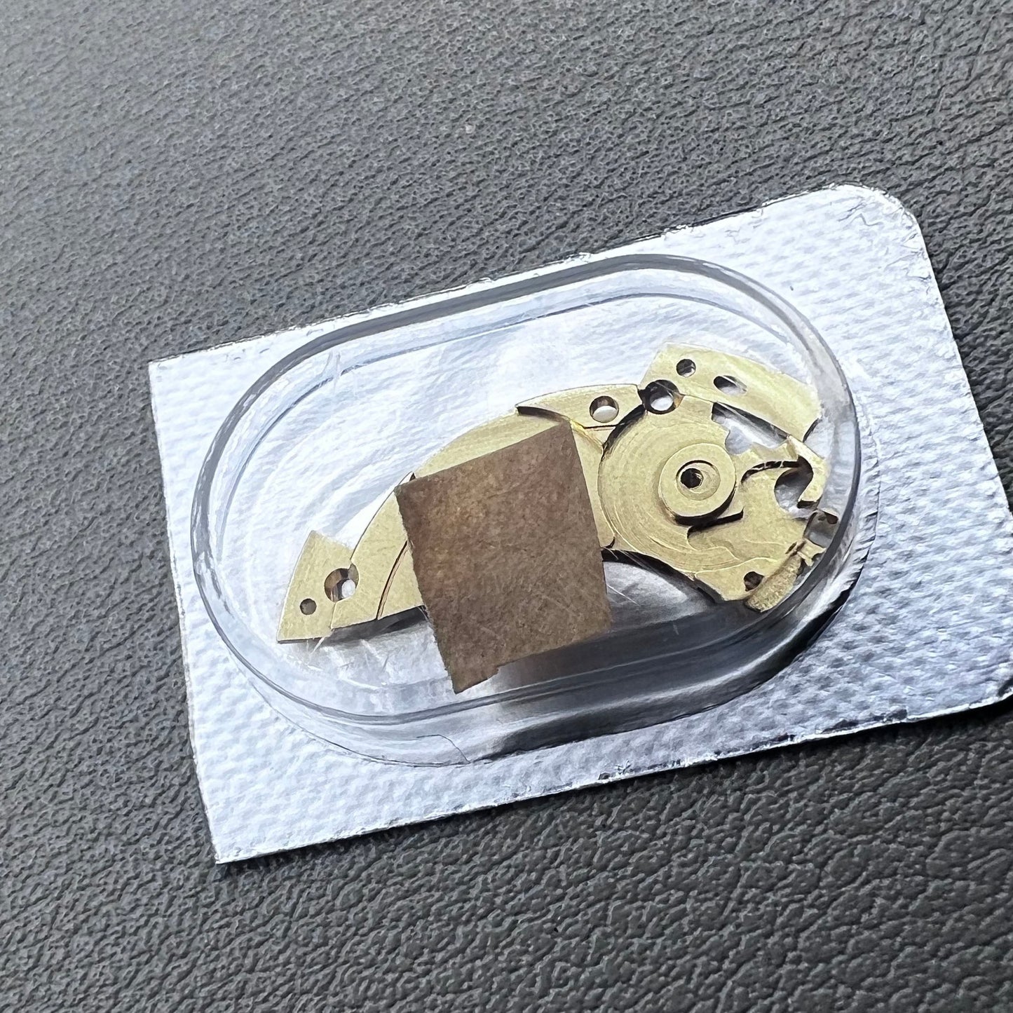 Watch splint replacement for SW200 movement, durable fit for precise mechanical watch repair.