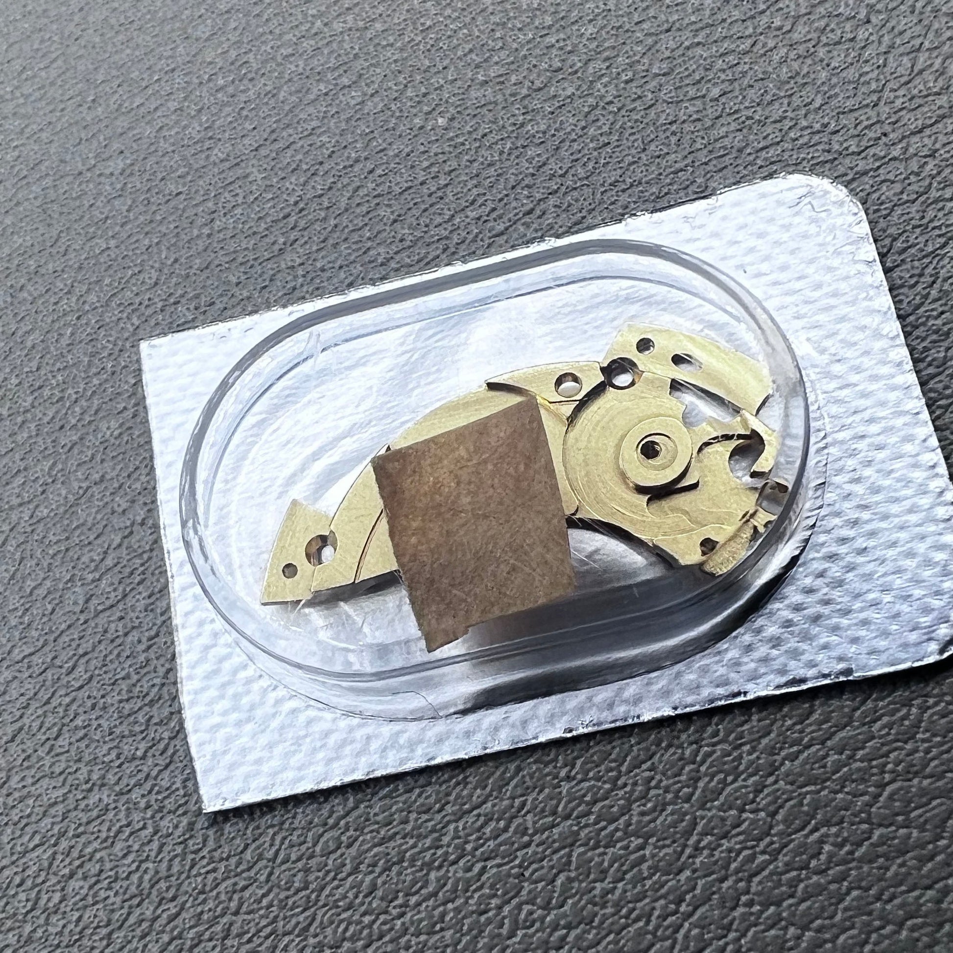 Watch splint replacement for SW200 movement, durable fit for precise mechanical watch repair.