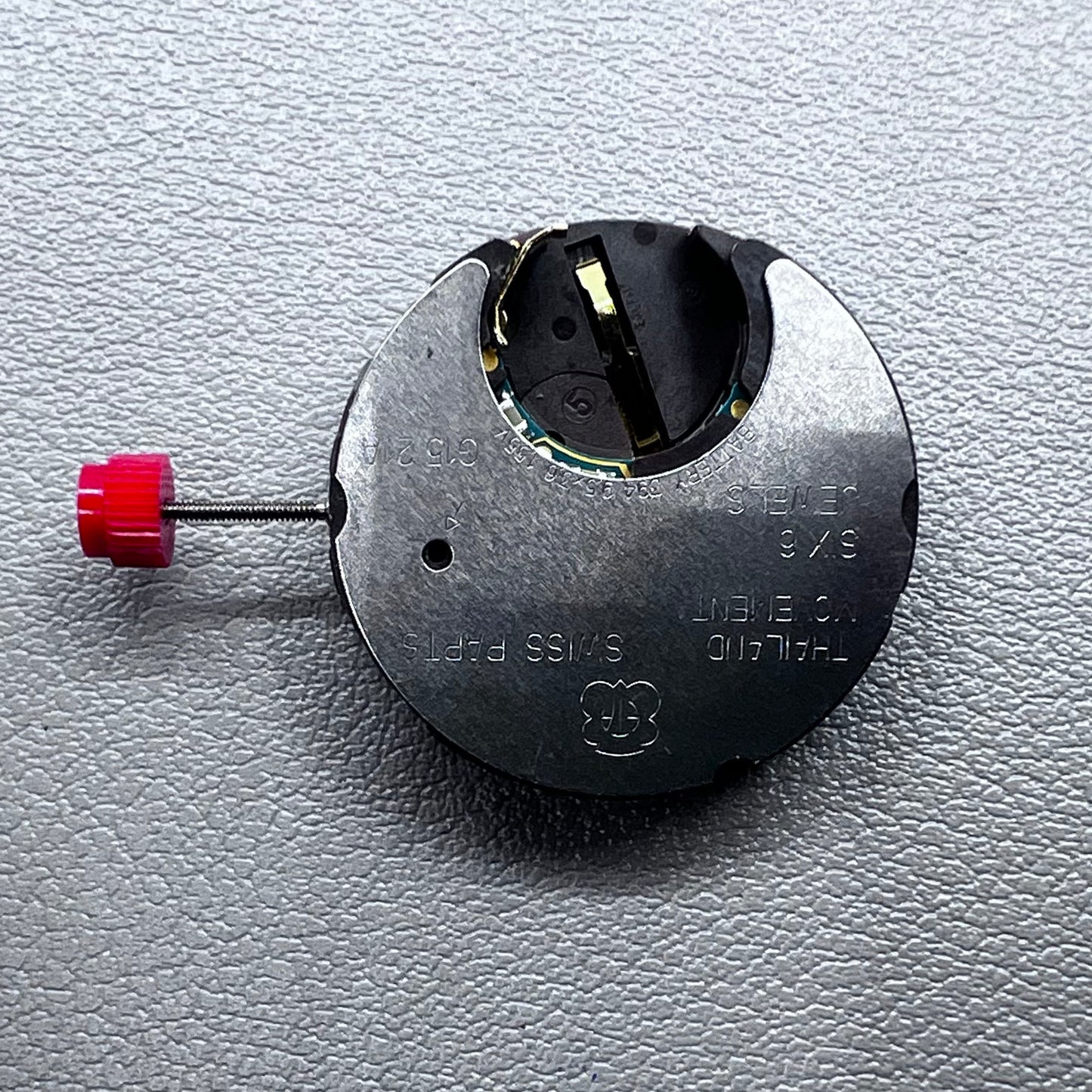 Swiss ETA G15.21A quartz watch movement with date display at 4 o'clock, precision and durability.